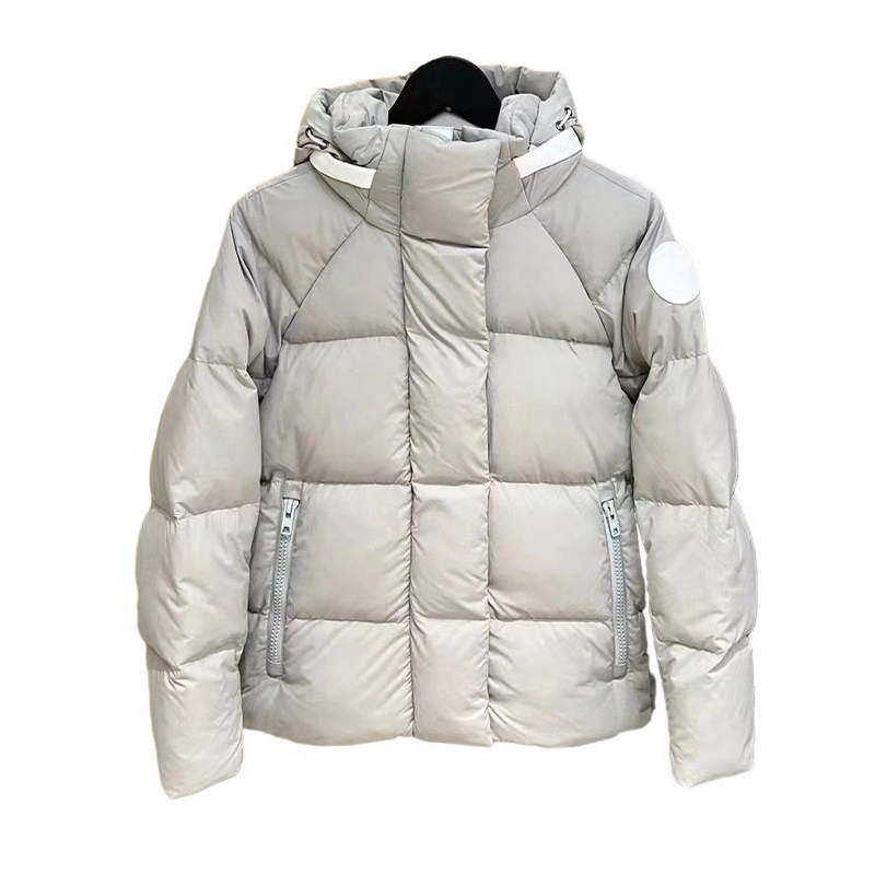 Women&prime;s Duck Down Jacket 2022 New Design Goose Down Coat with Reflective Stripe on Hood